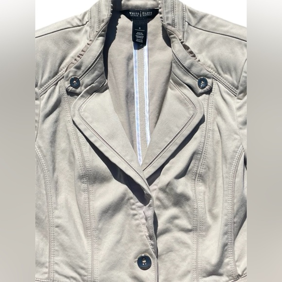 White House Black Market blazer in a light khaki shade Size 8 - Picture 2 of 7